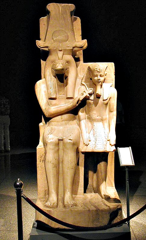 Estatua de Amenhotep III y el dios Sobek procedente del templo de Sobek en Dahamshaen. Museo de Luxor, Egipto. (Gérard Ducher/CC BY-SA 2.5)