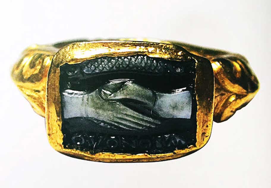 Elaborado anillo romano de oro y ónice del siglo III d. C. (Argyor)