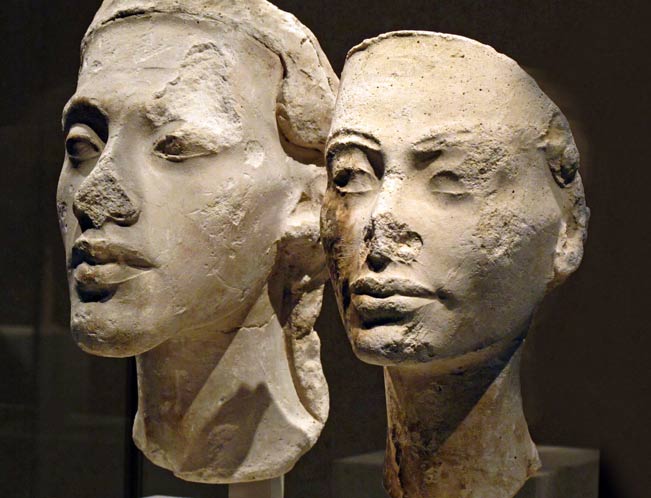 Bustos de Akenatón y Nefertiti. (kairoinfo4u/CC BY NC SA 2.0)