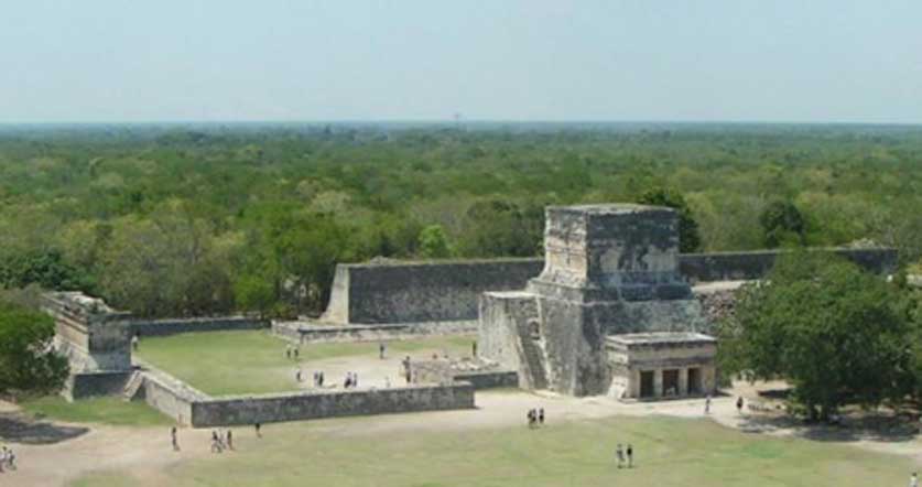 Cancha de juego de pelota de Chichen Itzá (CC by SA 3.0)