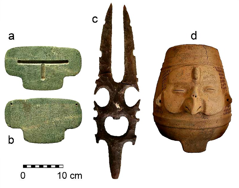 Tres de los objetos enterrados juntos por los mayas hacia el año 800 d. C. (Fotografía: UC San Diego Publications)