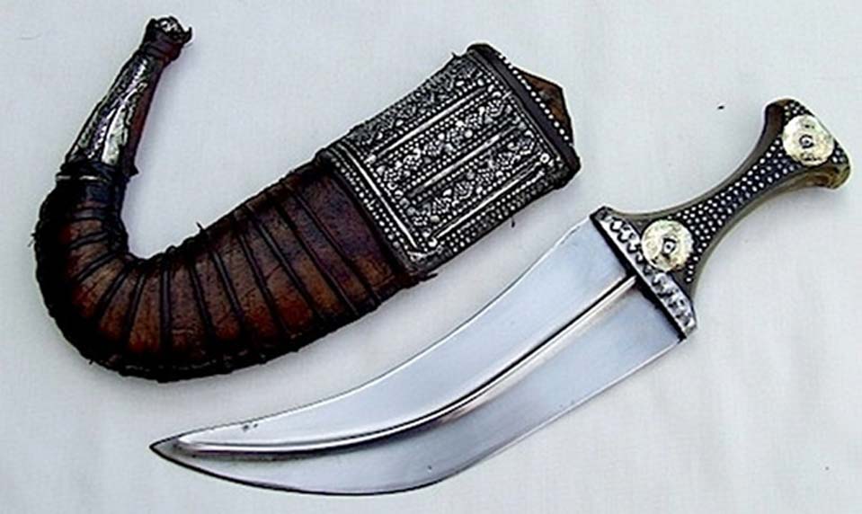 La daga curvada o ‘sica’, arma favorita de los rebeldes sicarios. (CC BY 2.0)
