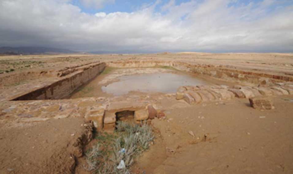 DepÃ³sito de agua nabateo en la antigua ciudad de Hawara, la moderna Humayma o â€œHumeimaâ€. FotografÃ­a cortesÃ­a de Larry W. Mays.