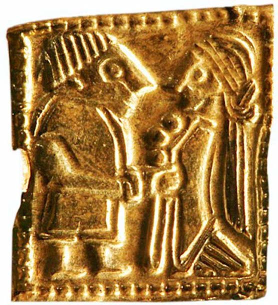 Detalles de un antiguo amuleto nórdico de oro en miniatura visto al microscopio (Foto: Museo de Historia Cultural, Oslo)