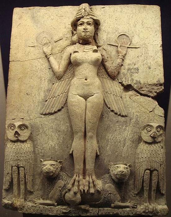 Relieve de la “Reina de la Noche”. La figura representada podría ser un aspecto de la diosa Ishtar (en sumerio Inanna), diosa mesopotámica del amor sexual y de la guerra. (Public Domain)