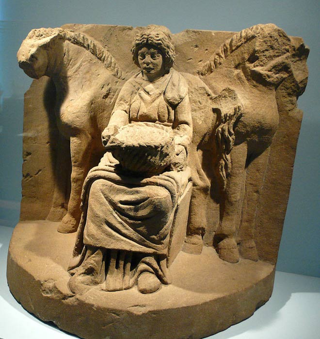 Epona y caballos, pieza de terracota hallada en Köngen, Alemania, c. 200 d. C. (CC BY 2.0)