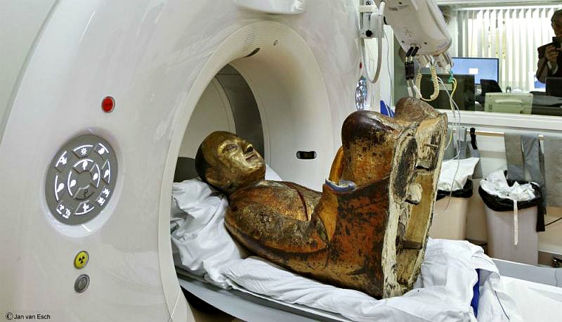 La sorpresa fue mayúscula cuando, durante un escáner de la escultura, se descubrió que la antigua reliquia contenía el cuerpo momificado de un maestro budista (Fotografía: MMC / Jan van Esch/Historia Enigmática)