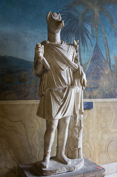 Estatua de Hermanubis, híbrido del dios egipcio Anubis y el dios griego Hermes (Museos Vaticanos) (CC BY-SA 3.0)