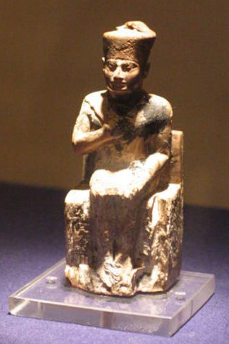 Estatua de Khufu, Museo de El Cairo. (Public Domain)