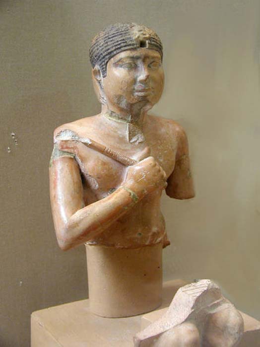 Estatua de Neferefra. Abusir. JE 98171, 34 cm. Museo Egipcio de El Cairo. (Jon Bodsworth) El reinado de Neferefra sólo duró un par de años en el periodo de la Dinastía V.