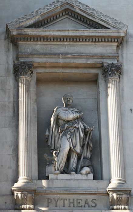 Estatua de Piteas obra de Auguste Ottin (1811-1890). Fachada de la Bolsa de Marsella (CC by SA 3.0)