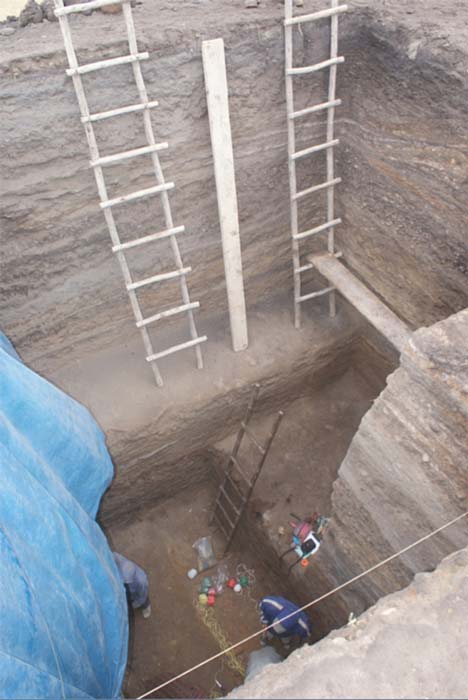Las excavaciones alcanzaron los 30 metros de profundidad en uno de los túmulos de Huaca Prieta. (Fotografía: Tom Dillehay)