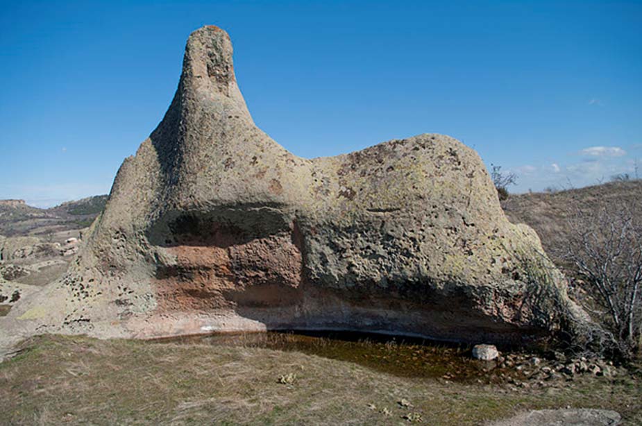 Formación rocosa en la zona más elevada de las ruinas de la Ciudad de Midas, Yazılıkaya, Han - Eskişehir, Turquía. (Zeynel Cebeci/CC BY SA 4.0)