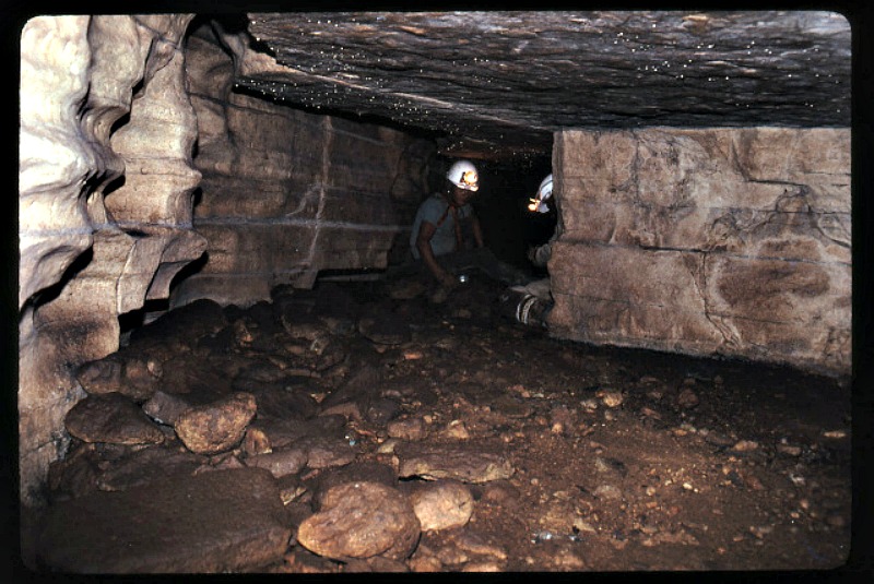Interior de la Cueva de los Tayos (Fotografía: Historia Enigmática)