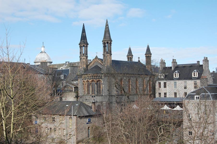 El antiguo ‘Kirk’ (iglesia) de San Nicolás, en Aberdeen, fue escenario de un triste capítulo de la historia de Escocia durante la Gran Caza de Brujas de 1596-97. (Wikimedia Commons/AberdeenBill)