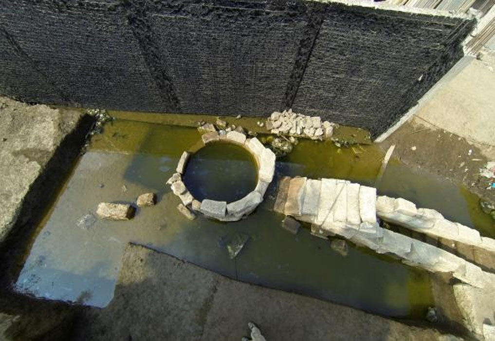 Los arqueólogos creen que el nilómetro podría haber formado parte de un complejo de templos construido a orillas del Nilo, que habría cambiado su curso con el paso del tiempo. Fotografía: Jay Silverstein, Tell Timai Project.