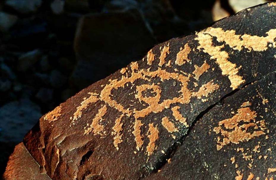 Petroglifo del ‘Ojo de Dios’ hallado en el desierto del Negev (CC BY 2.0)