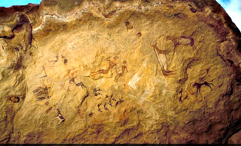 Esta roca de Karkur Talh muestra una pintura bicolor en rojo y blanco datada en el período pastoril y en la que se observa el uso de caballos. (Fotografía: La Gran Época/TARA)
