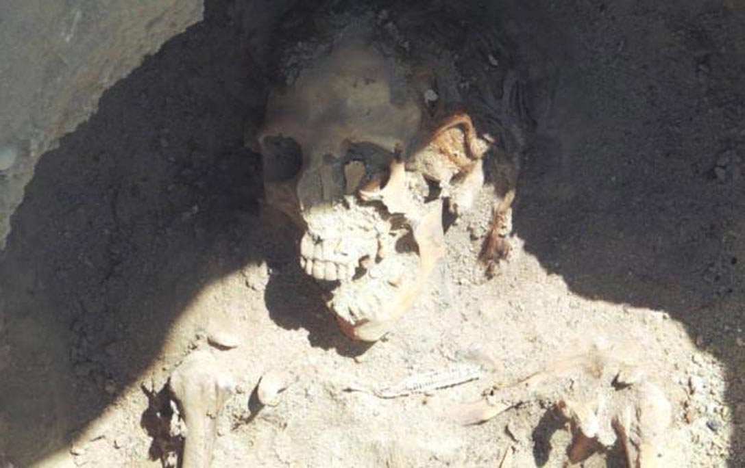 Restos de una mujer pelirroja hallados en la necrópolis egipcia de Fag el-Gamus. (Universidad Brigham Young)