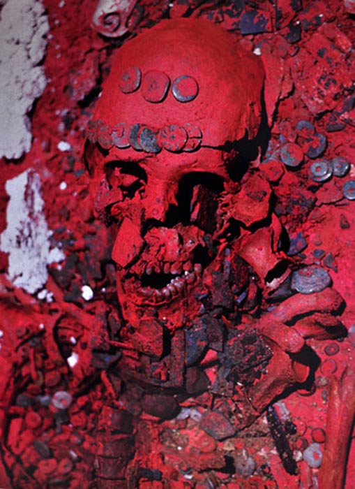 Restos óseos de la Reina Roja hallados en Palenque (ontheroadin.com) 