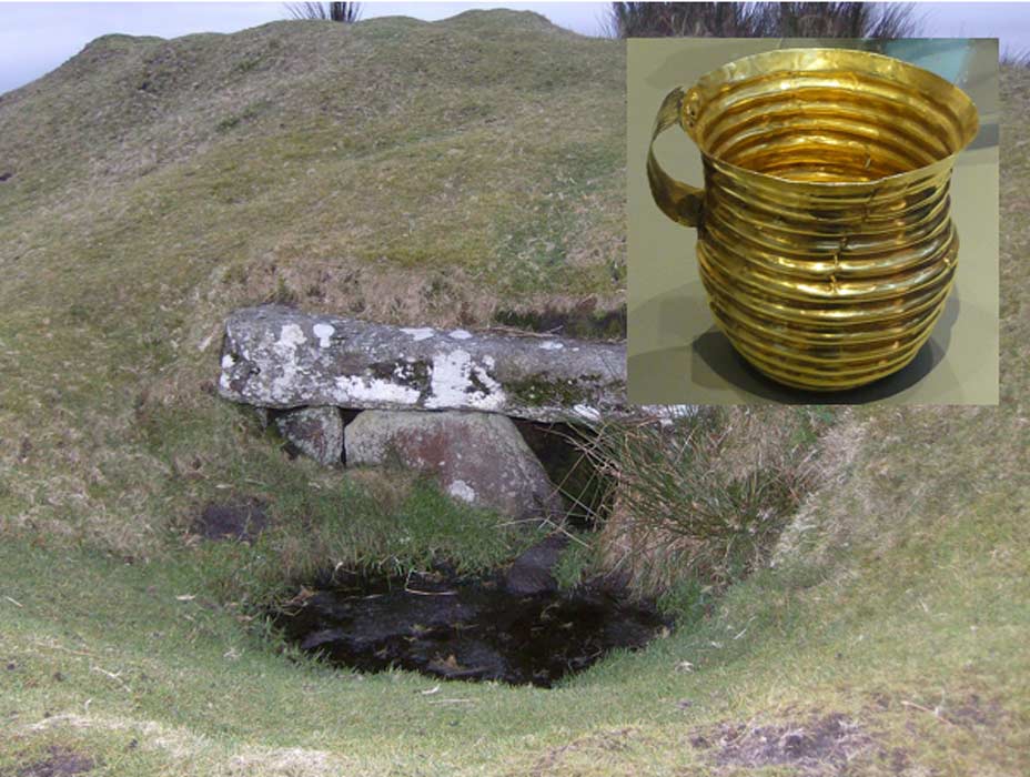 Rillaton Barrow, antiguo túmulo funerario de Bodmin Moor. Detalle: La copa de oro descubierta en su interior. (Public Domain)