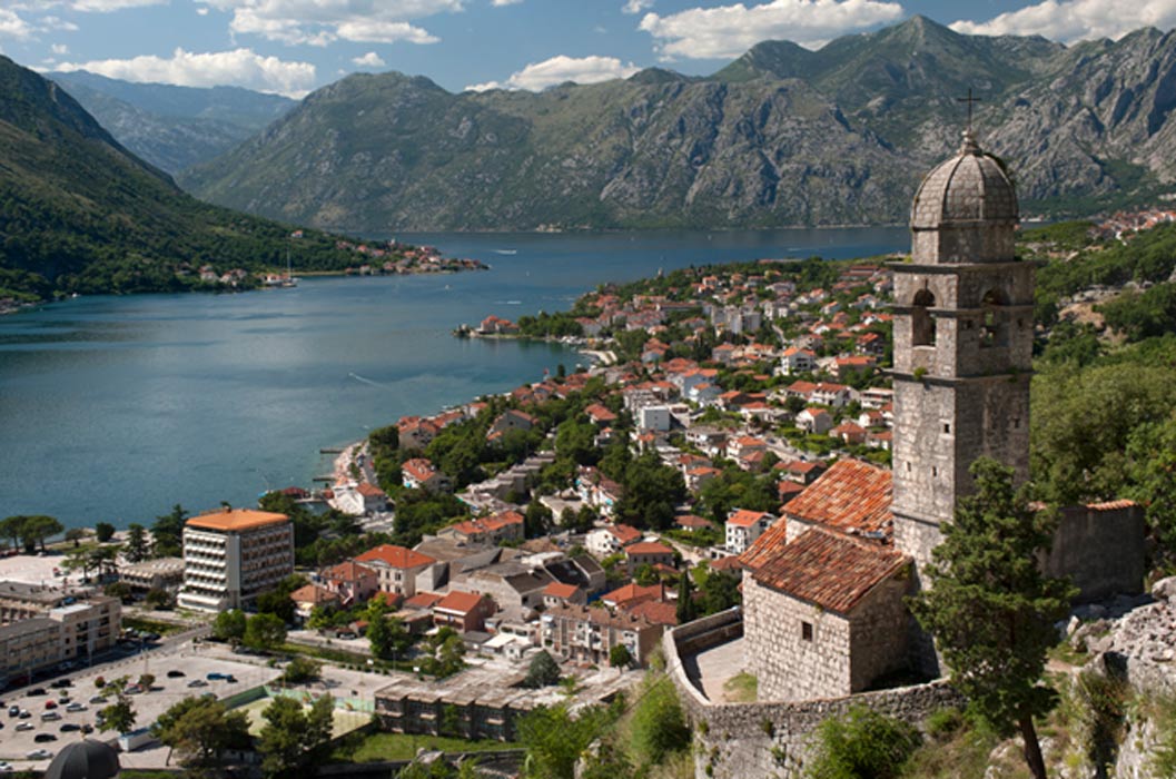 La bella ciudad montenegrina de Risan (Public Domain)