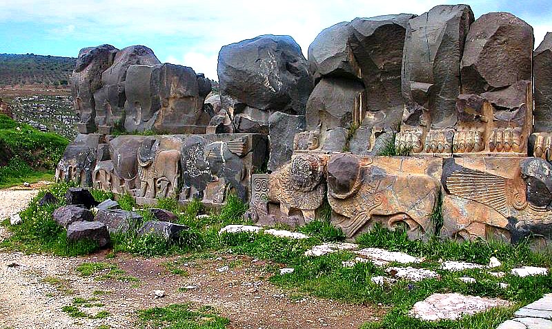 Parte de las ruinas del misterioso Templo de Ain Dara. (Odilia/GNU Free)