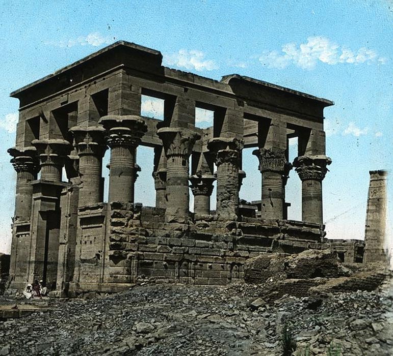 Templo de Isis en File, Egipto (c. 1923). Archivos del Museo de Brooklyn. (Museo de Brooklyn) 