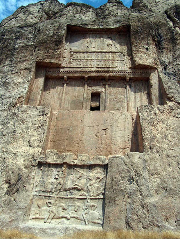 La tumba de Darío I en Naqsh-e Rustam (Wikimedia Commons)