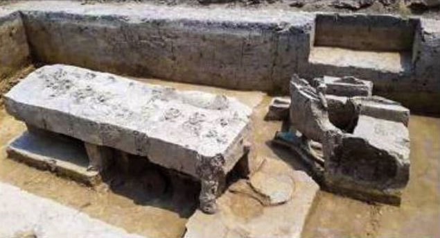 Una de las tumbas de la India en la que se encontró un antiguo carro de guerra. (Times of India)