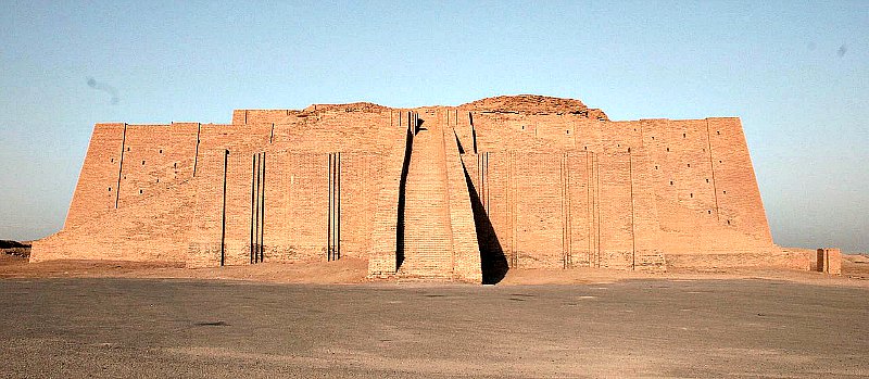 Zigurat de la ciudad de Ur que se ha conservado hasta nuestros días. Las ciudades sumerias se alzaban en torno a estos templos, y en ellos los patesi llevaban a cabo sus ritos sagrados. (Public Domain)