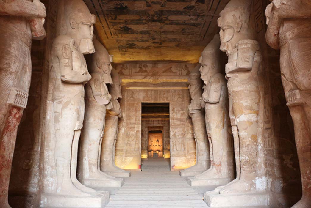 Portada - Gran sala hipóstila, Templo de Ramsés II, Abu Simbel (Terry Feuerborn / flickr)