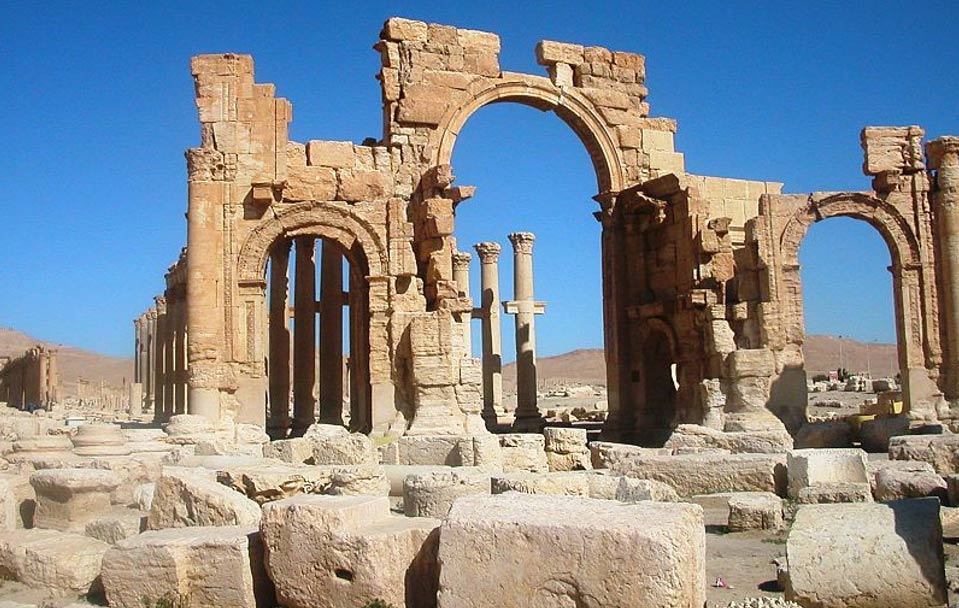 Portada - Arco de Triunfo o Arco de Septimio Severo, Palmira, Siria, 2005. (CC BY-SA 3.0) 