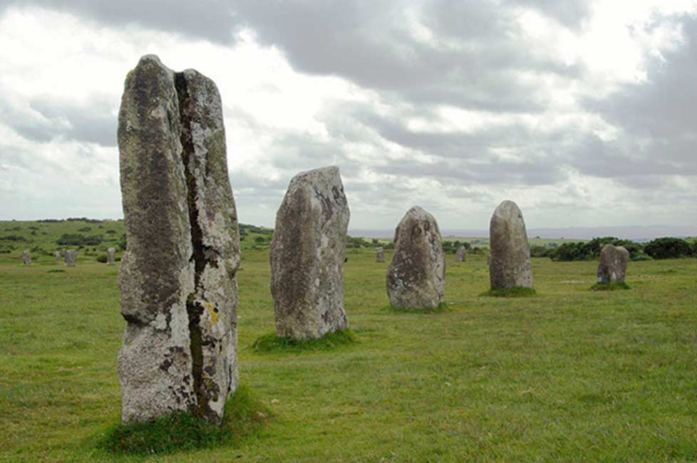 Portada - Círculo megalítico de The Hurlers, Cornualles, Inglaterra (Public Domain)