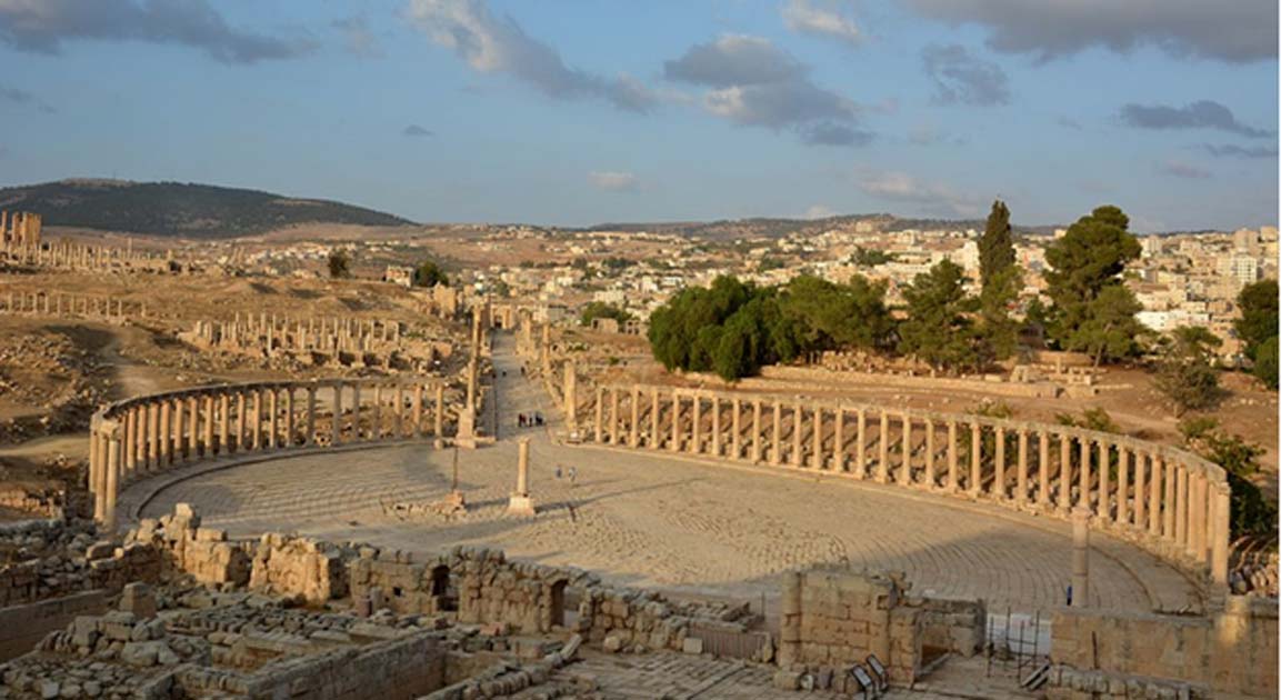 Portada - Foro Oval y Cardo MÃ¡ximo de la antigua Gerasa, hoy Jerash, Jordania. (CC BY-SA 3.0)