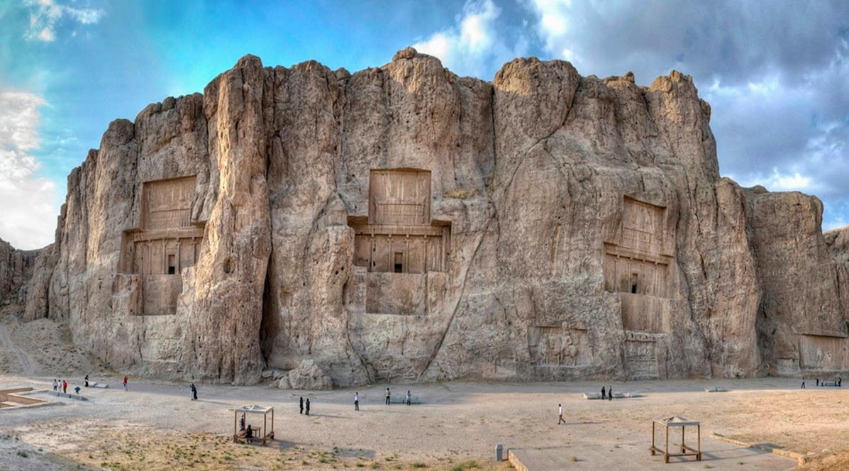 Portada - Naqsh-e Rostam, provincia de Fars, Irán. (Wikimedia Commons)