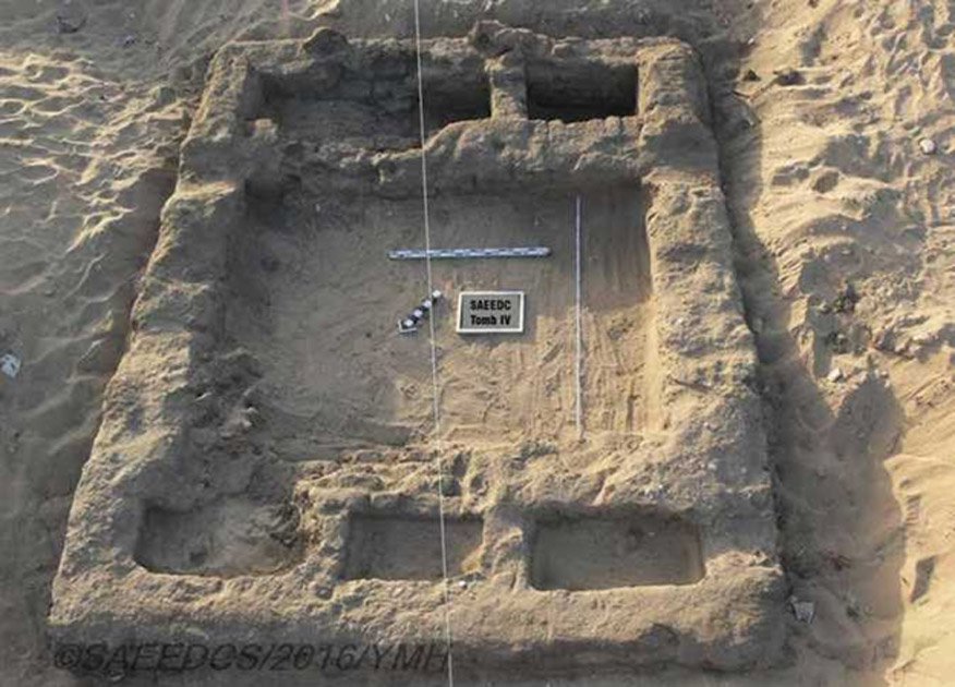Portada - Elemento del asentamiento recientemente excavado cerca del templo de Seti I en Abidos. (Ministerio de Antigüedades de Egipto)