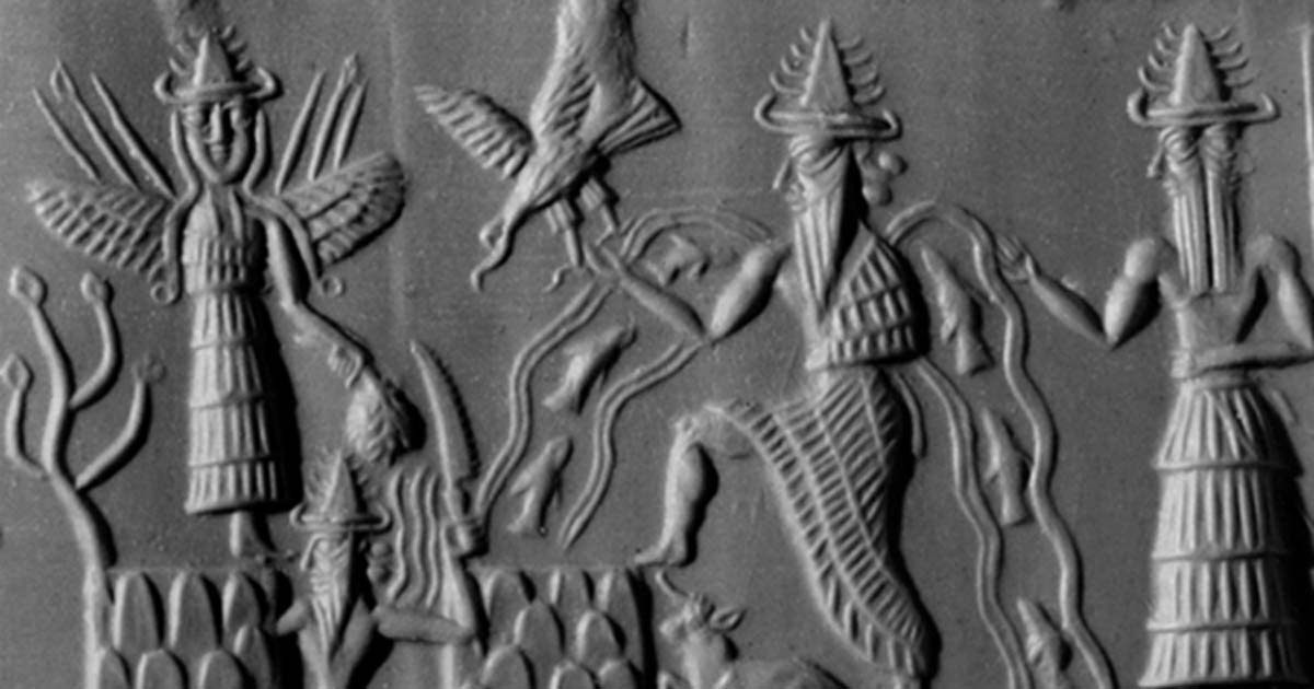 Portada - Detalle del ‘Sello de Adda’. Los personajes pueden ser identificados como dioses por sus sombreros puntiagudos. La figura central con corrientes de agua y peces fluyendo de sus hombros es Ea (versión acadia de Enki), dios de las aguas subterráneas y la sabiduría. En el centro de la escena y saliendo de la tierra está el dios sol Shamash, con un cuchillo en la mano y rayos naciendo de sus hombros. A la izquierda se observa una diosa alada, Ishtar (la Inanna sumeria). 