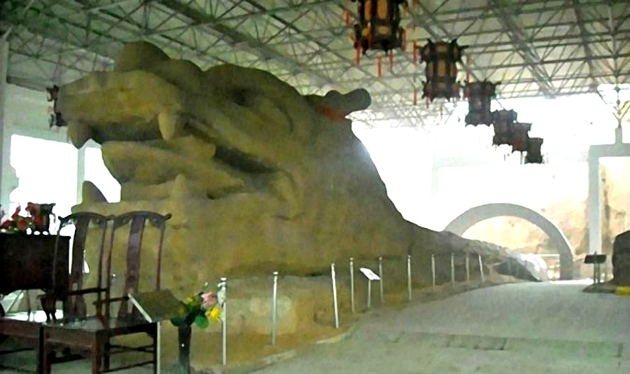 Portada - El dragón chino de piedra de 369 metros de longitud descubierto en 1988 en la provincia china de Hebei. (Fotografía: La Gran Época)