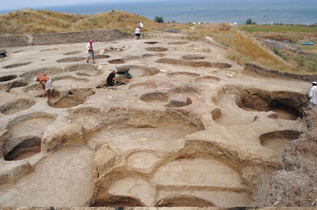 Portada - Excavaciones en las antiguas fortificaciones de Fanagoria (Oleg Deripaska, Fundación Volnoe Delo e Instituto de Arqueología de la Academia Rusa de Ciencias/Heritage Daily)