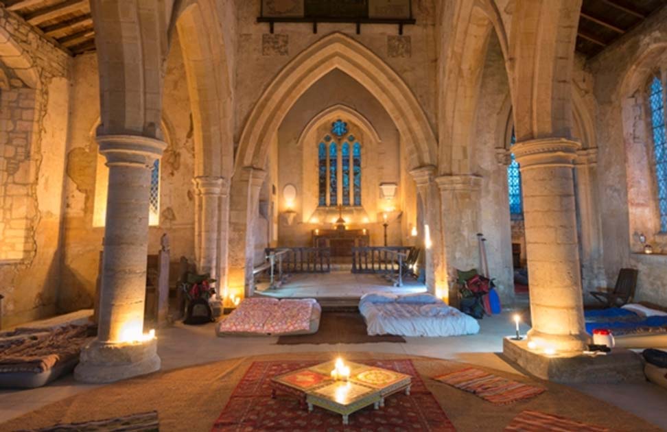 Portada - ‘Champing’ en la Iglesia de Todos los Santos de Aldwincle, condado de Northamptonshire. (Fotografía: Churches Conservation Trust)