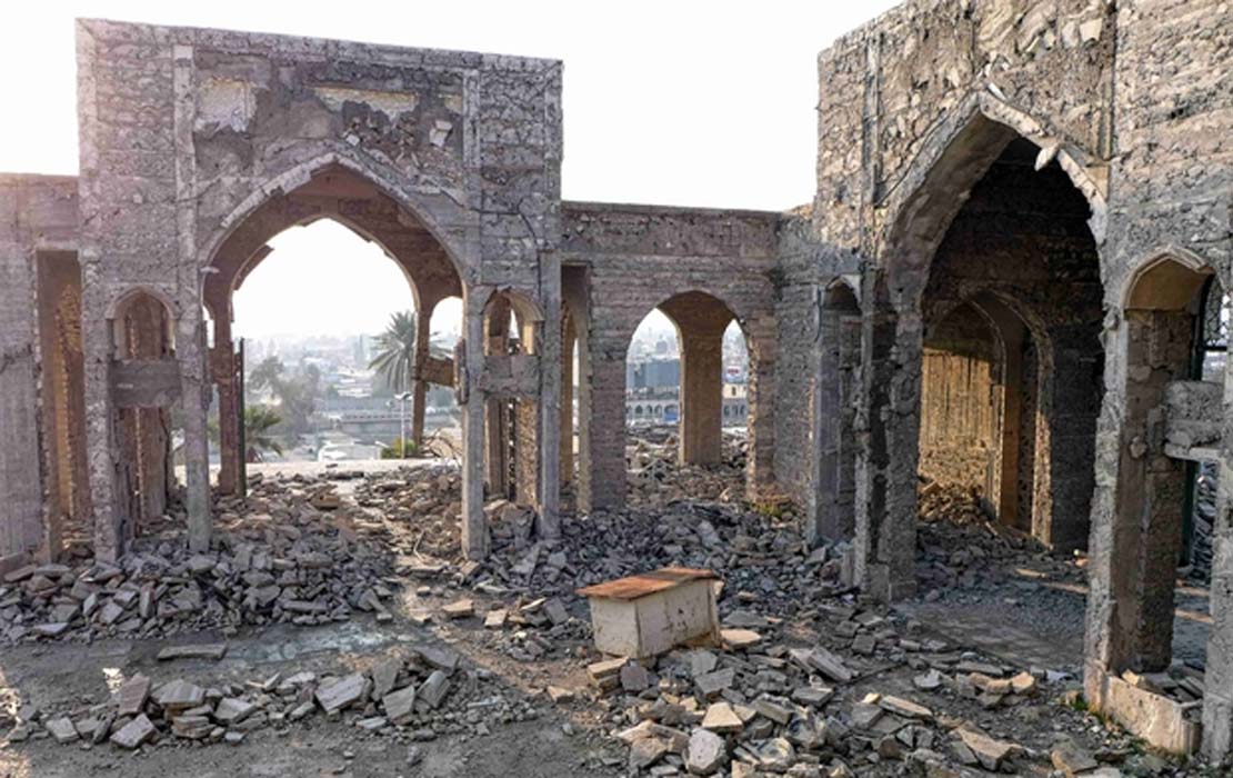 Portada - Ruinas de la mezquita de Nebi Yunus, Mosul, Iraq. Se ha descubierto un palacio asirio, construido en torno al año 600 a. C., gracias a un túnel excavado por terroristas bajo el templo destruido. (Fotografía: Tom Westcott/MEE)