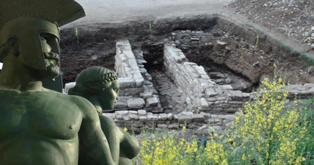 Portada - Vista general de la zona de excavaciones en la que ha sido descubierto el antiguo palacio ilirio. Fotografía: P. Dyczek