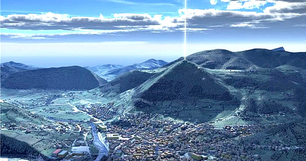 Portada - Fotomontaje realizado con una imagen aérea del conocido como Valle de las Pirámides de Bosnia. (Código Oculto).