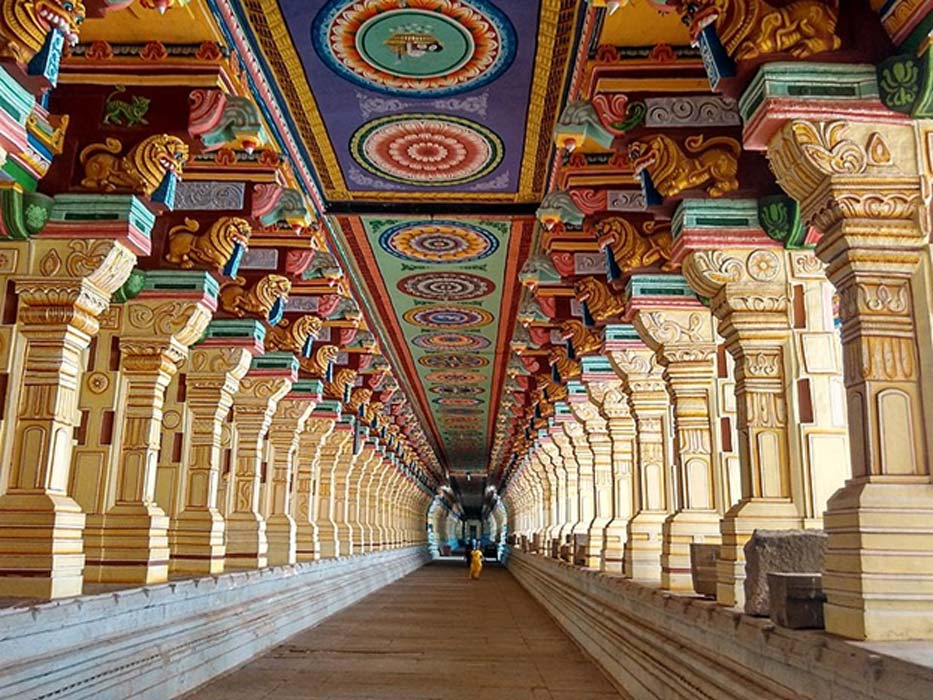Portada - fotografÃ­a del corredor exterior del templo de Ramanathaswamy. Fuente: (CC BY-SA 4.0)