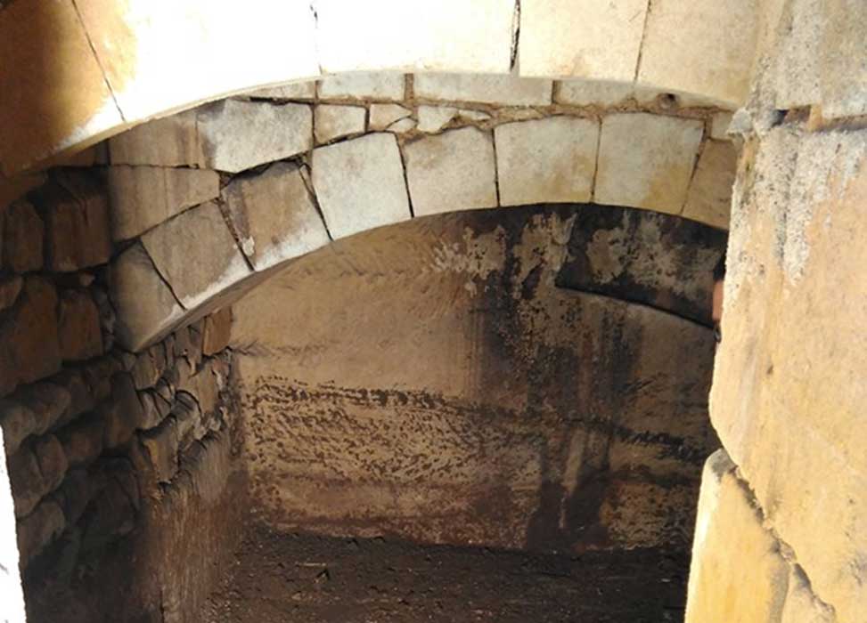 Portada - Interior de uno de los túneles de La Valeta construidos por los Caballeros de Malta. Fuente: Valletta Underground 
