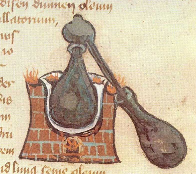 Alambique: ilustración de un manuscrito medieval. (Public Domain)