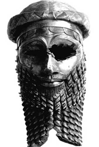 Cabeza de bronce de un antiguo rey, muy probablemente Sargón de Acad. (Public Domain) 