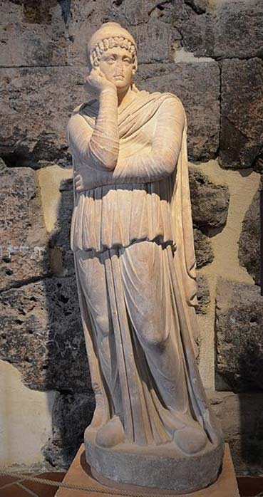 Estatua de Atis, 2Âª mitad del siglo II d. C., Museo ArqueolÃ³gico de HierÃ¡polis, TurquÃ­a. (Carole Raddato/CC BY 2.0)