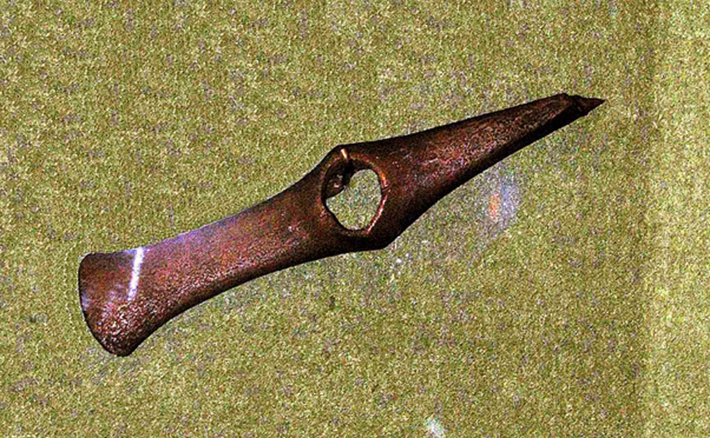 Ejemplo de una cabeza de hacha de cobre de la Edad del Cobre; hallada en las cercanÃ­as de la ciudad hÃºngara de HajdÃºdorog. (Jojojoe/CC BY SA 3.0)
